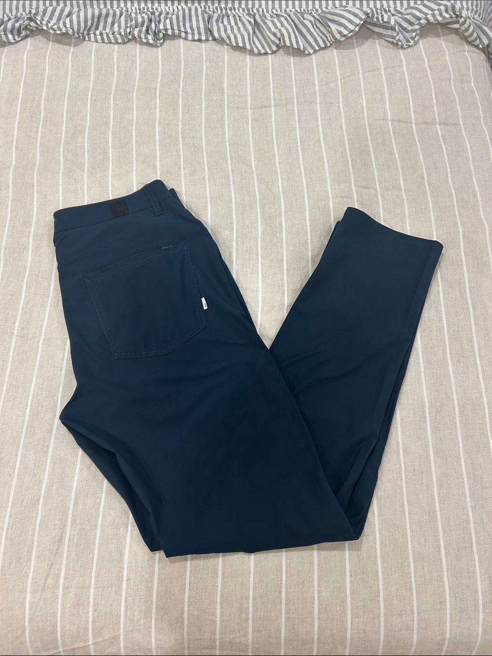 Vuori Men's Chino Pants — Navy